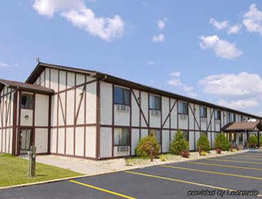 Super 8 By Wyndham Warroad Hotel Exterior photo