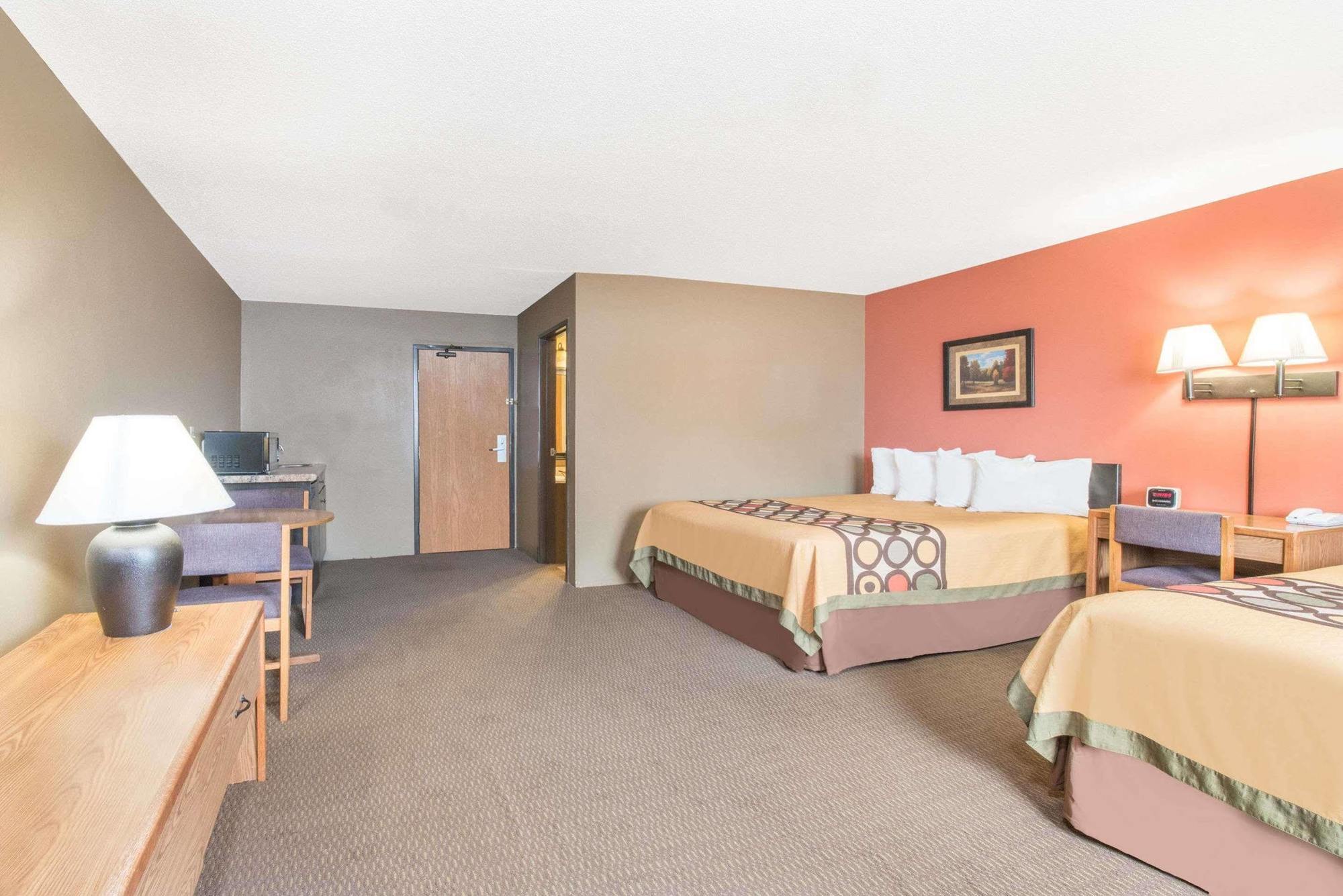 Super 8 By Wyndham Warroad Hotel Exterior photo